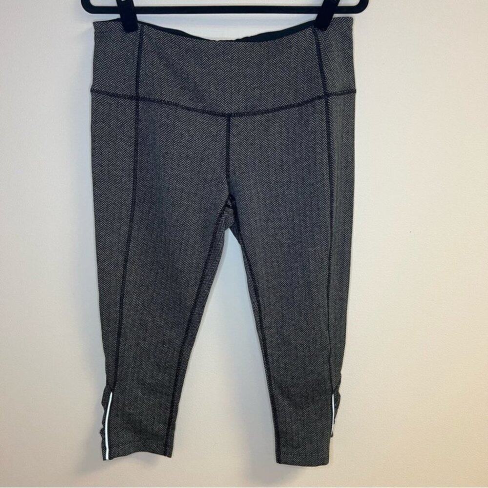 Mondetta Chevron Cropped Leggings Size Large